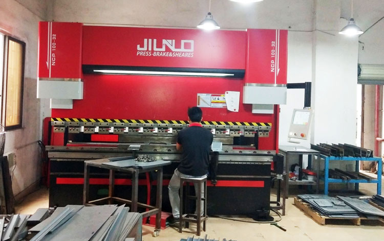 四达钣金数控折弯机